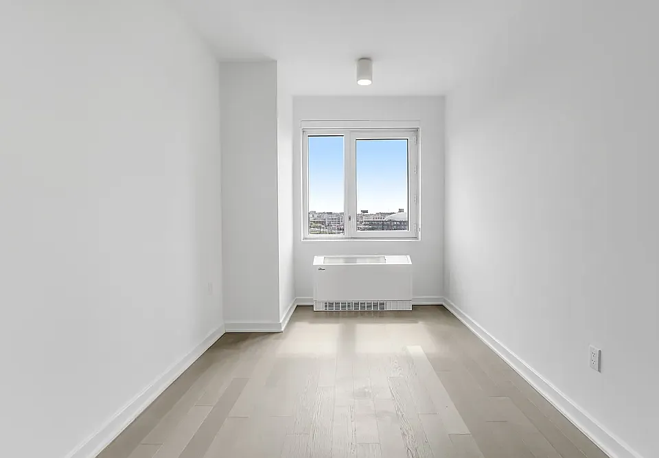 29-22 Northern Blvd #604F