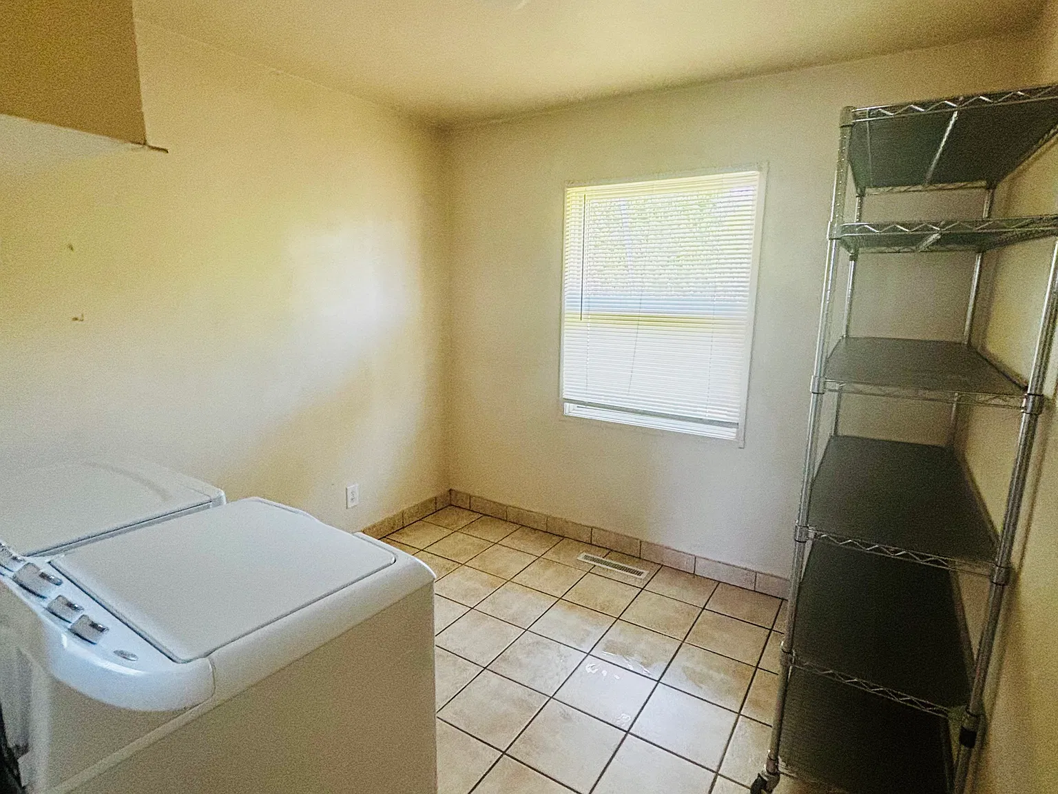 2 bed, 900 sqft, $1,650 — Photo 3