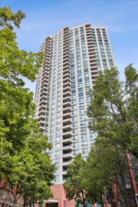 501 N Clinton St APT 504, Chicago, IL, 60654