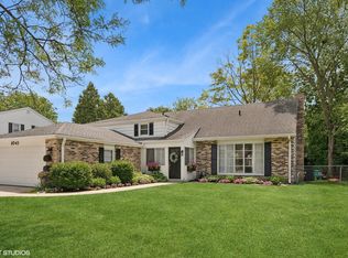 1041 Tamarack Ln, Libertyville, IL