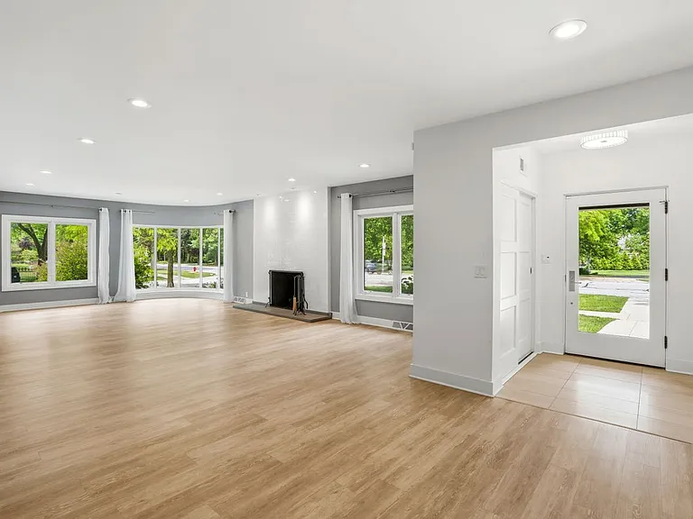 4515 N Lake Dr — Photo 20