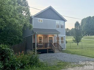 22 Daniel Rd, Asheville, NC 28806