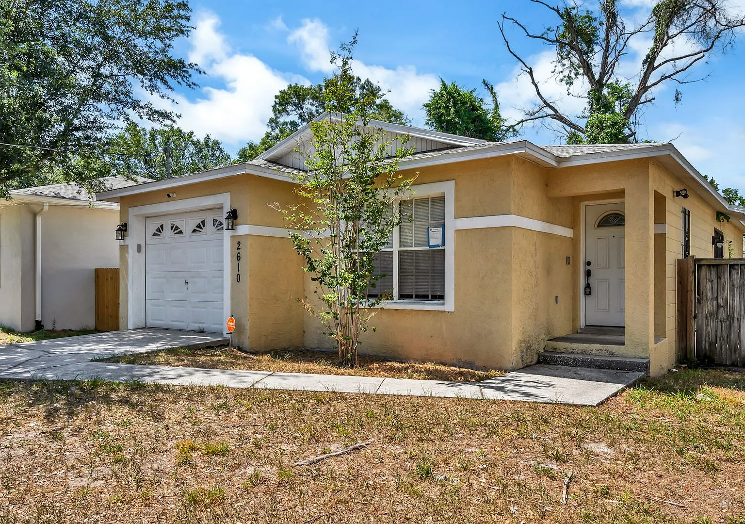 Move In Specialbeautiful 3 Bedroom Home — Photo 3