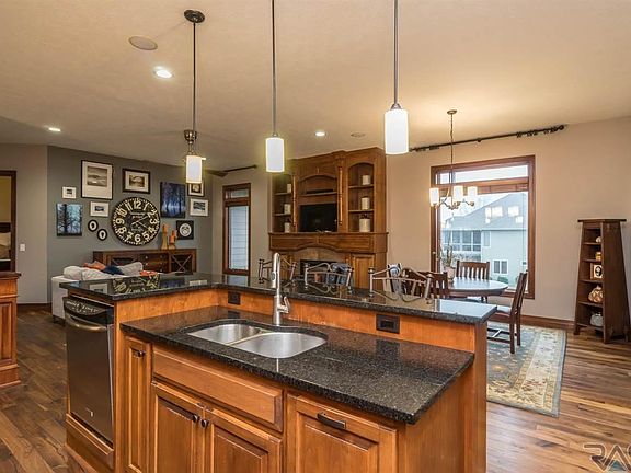 5th image of 8213 S Grass Creek Dr