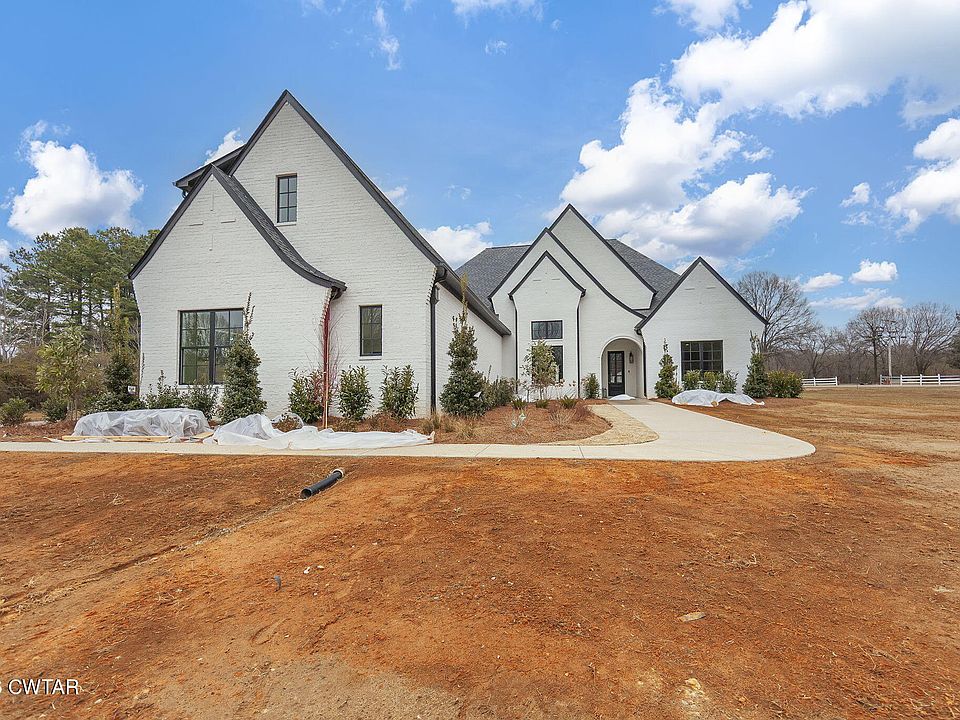 1st image of 18 Shadow Ridge Dr