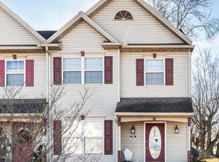 466 W Walnut St, Hanover, PA 17331