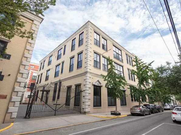 518-536 Gregory Ave #A412, Weehawken, NJ 07086