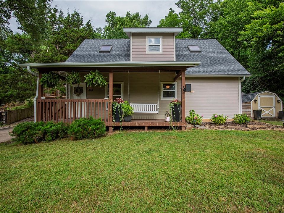 1st image of 303 S Gregg Ave