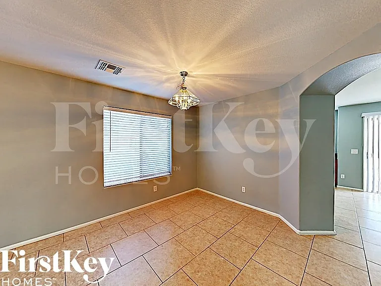 2430 W Via Dona Rd — Photo 5