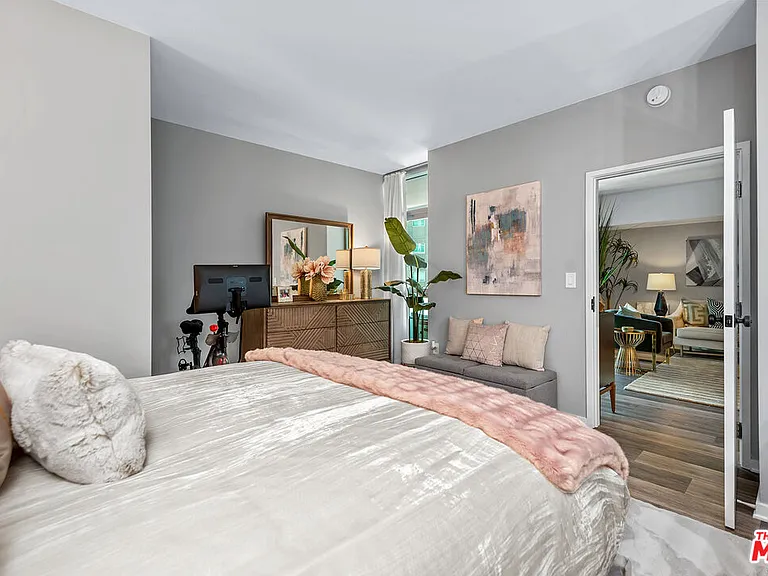 13700 Marina Pointe Dr #627 — Photo 14
