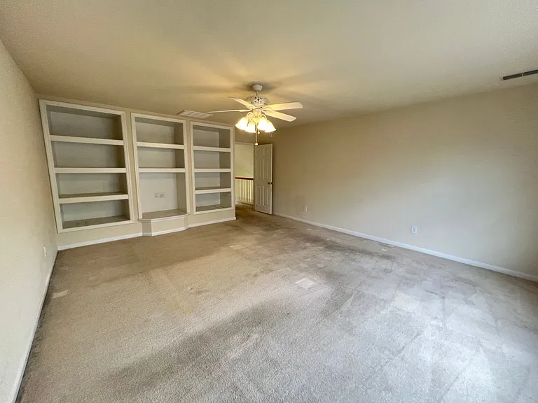 212 Summer Rain Ct — Photo 19
