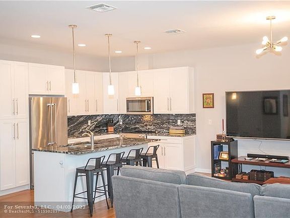 5th image of 3721 NE 13th Ave #302