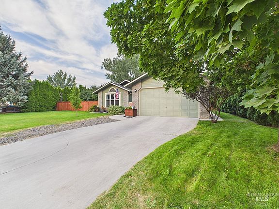 2nd image of 2171 Bonnie Dr