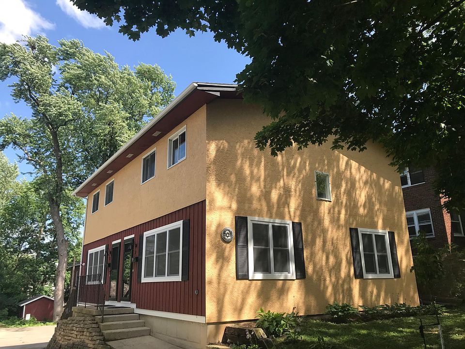 521 S Orchard St, Madison 53715 Parking spaces are immediately behind this building.