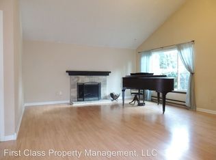 7829 SW Taylors Ferry Rd, Portland, OR 97223