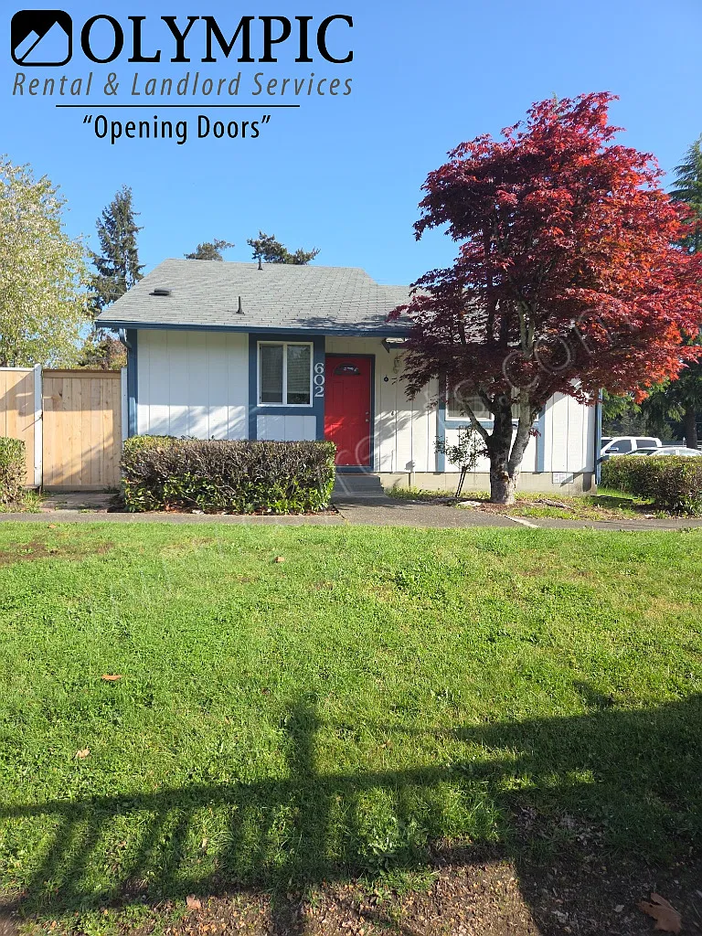 Adorable Cottage-Style Home - 3 Bdrm, 1.75 Ba - in The Meadows — Photo 1