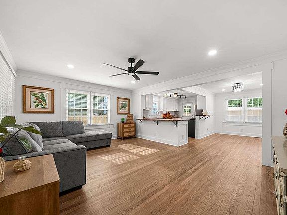 3rd image of 10 Clover St