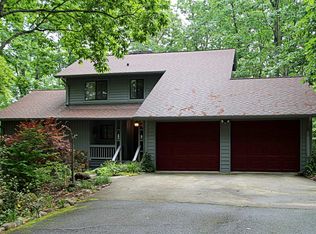 949 Sweetwater Dr, Clarkesville, GA 30523