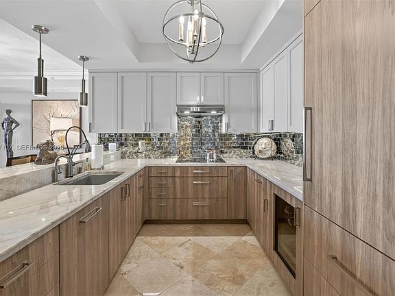 3rd image of 100 S Birch Rd APT 1103F