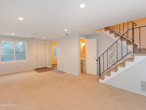 3rd image of 845 Golf Ln