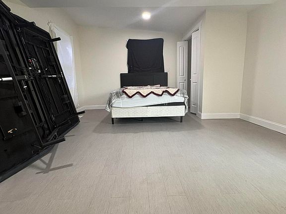 4th image of 4231 Lilac Ave