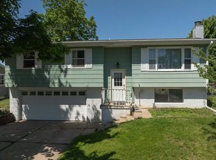 1154 Valley Park St, Marion, IA 52302