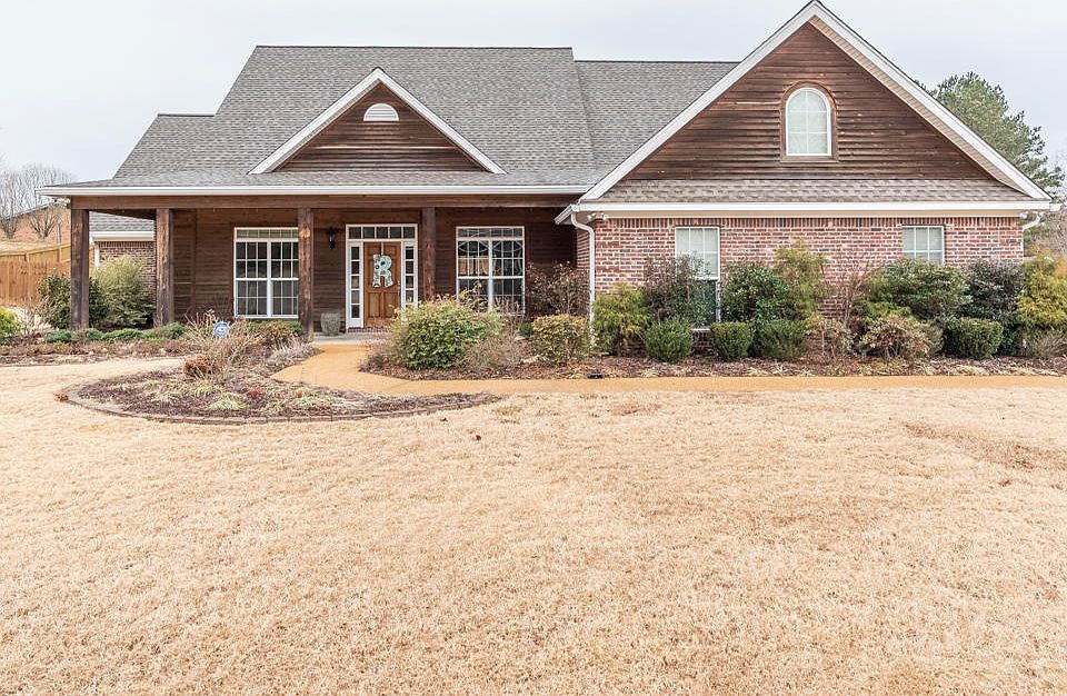 1st image of 986 White Oak Ln