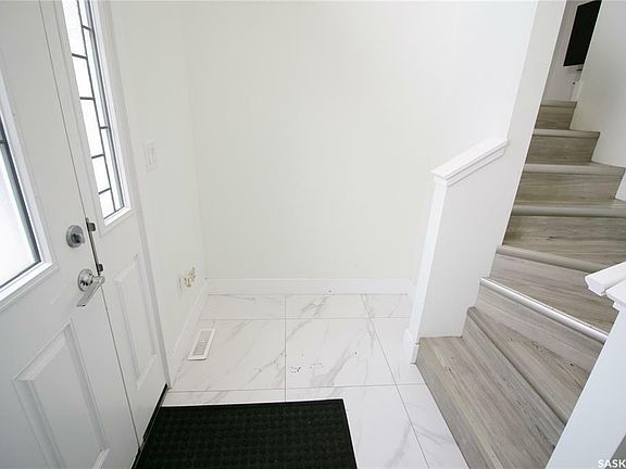 4th image of 660 Feheregyhazi Blvd