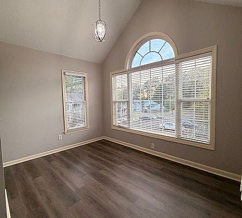 3rd image of 1608 Liberty Dr