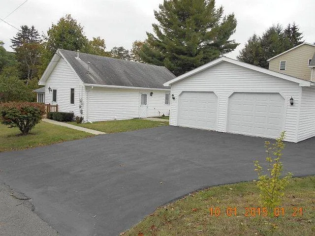 305 Groff Ave photo 1