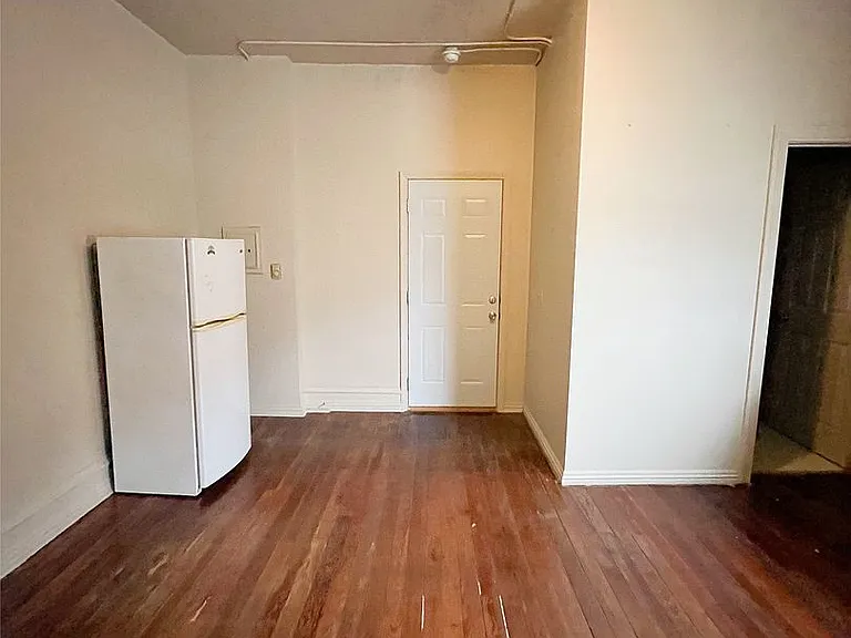 321 Vine St — Photo 30