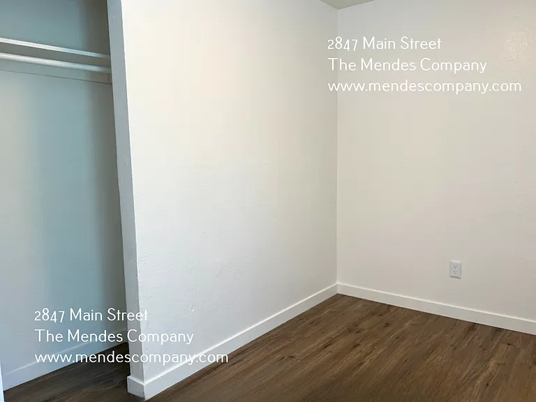 2847 Main St #4 — Photo 3