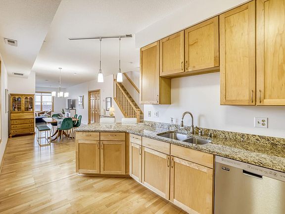 3rd image of 625 Dayton Ave APT 5