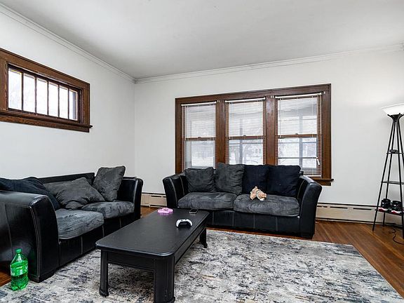 5th image of 1101 Bradley St