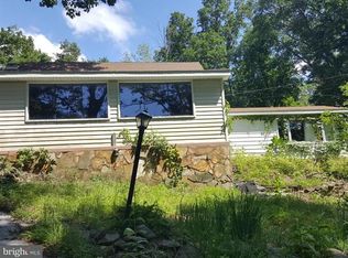 462 Luchase Rd, Linden, VA 22642