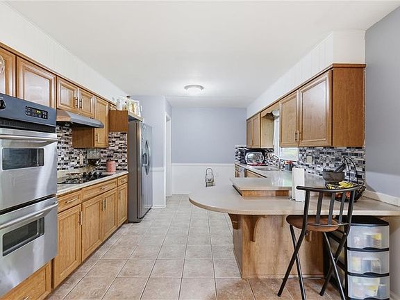 4th image of 6316 Hedges Ave