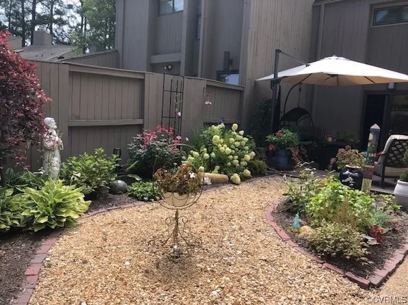 105 Harrops Gln, Williamsburg, VA 23185