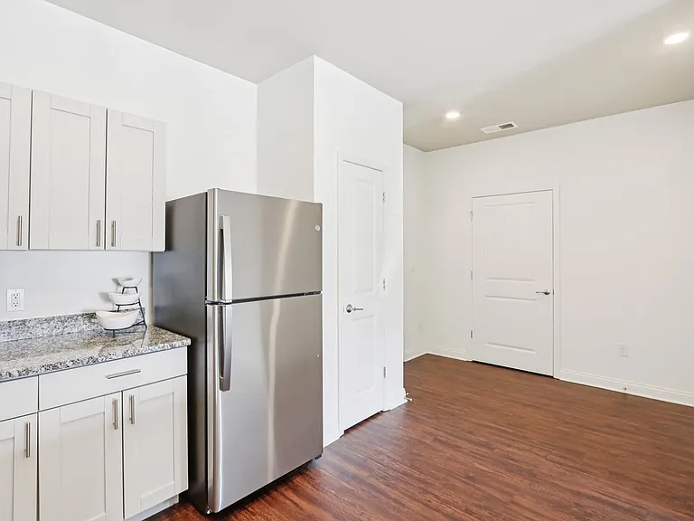 Precedent Flats | Specials Available — Photo 28
