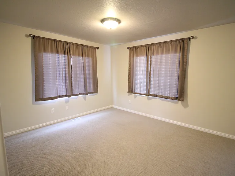 157 S 2775 W — Photo 25