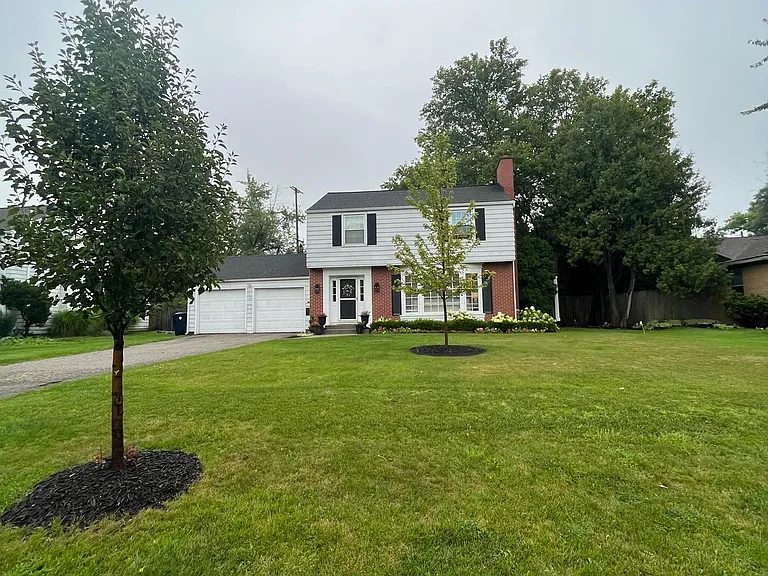 260 Bel Air Dr NE — Photo 1