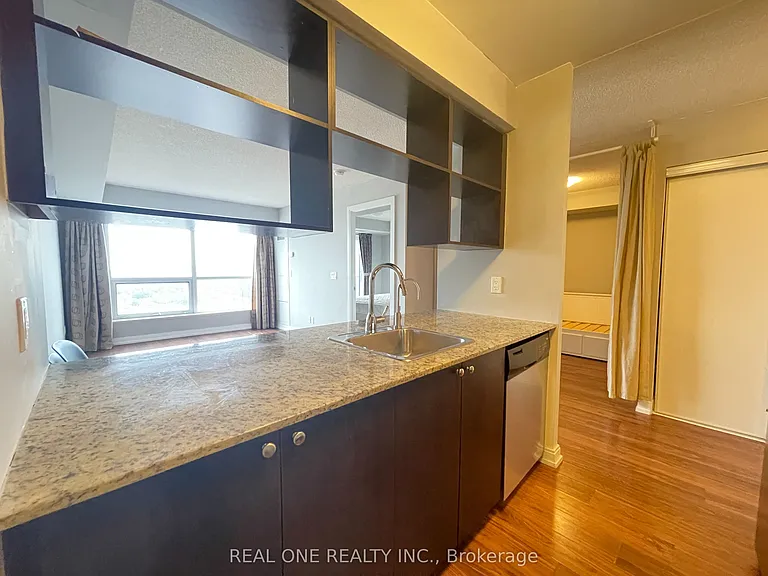 181 Village Green Sq #1912 — Photo 13