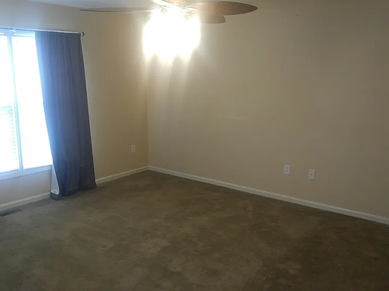 4924 Pond Ct — Photo 6