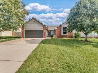 306 N Stonegate Cir, Derby, KS 67037