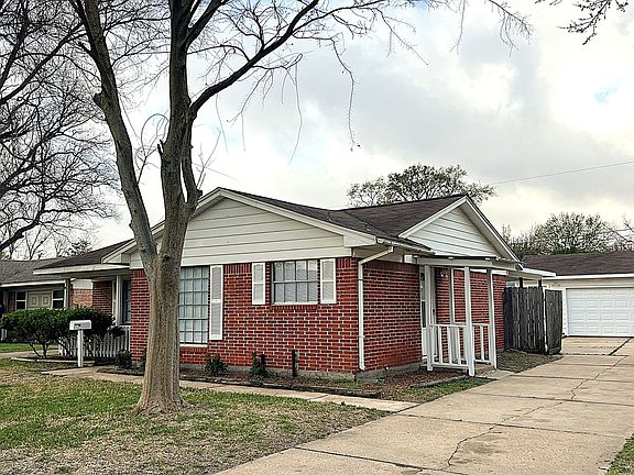 2nd image of 1121 Alice Ln