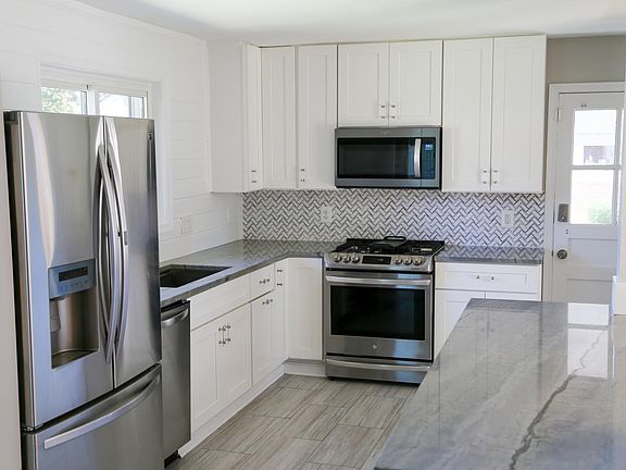 2nd image of 701 N Paxton St