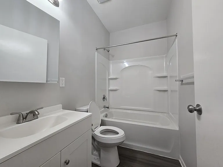 4408 Pearl Rd #4 — Photo 3