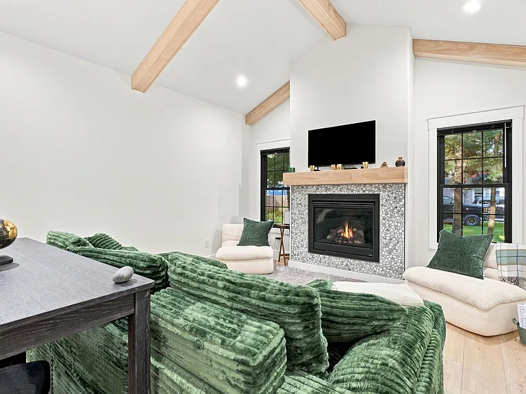 3117 Maplewood Dr — Photo 12