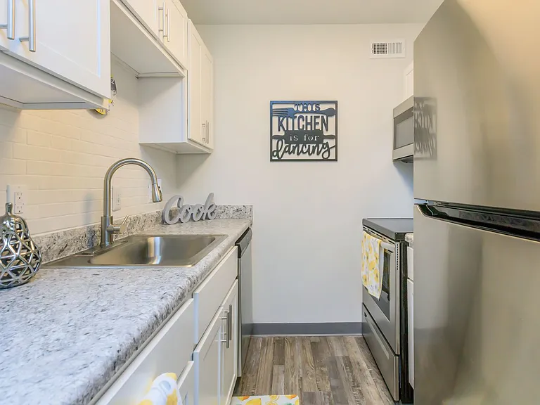 TANGLEWOOD APARTMENTS — Photo 29
