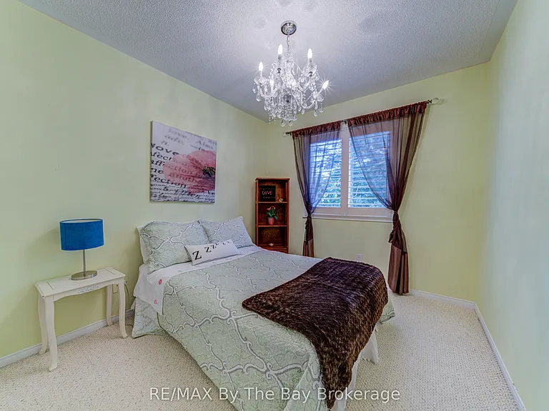 32 Green Briar Dr — Photo 15