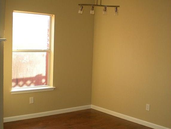 2nd image of 4617 Parnell Ln